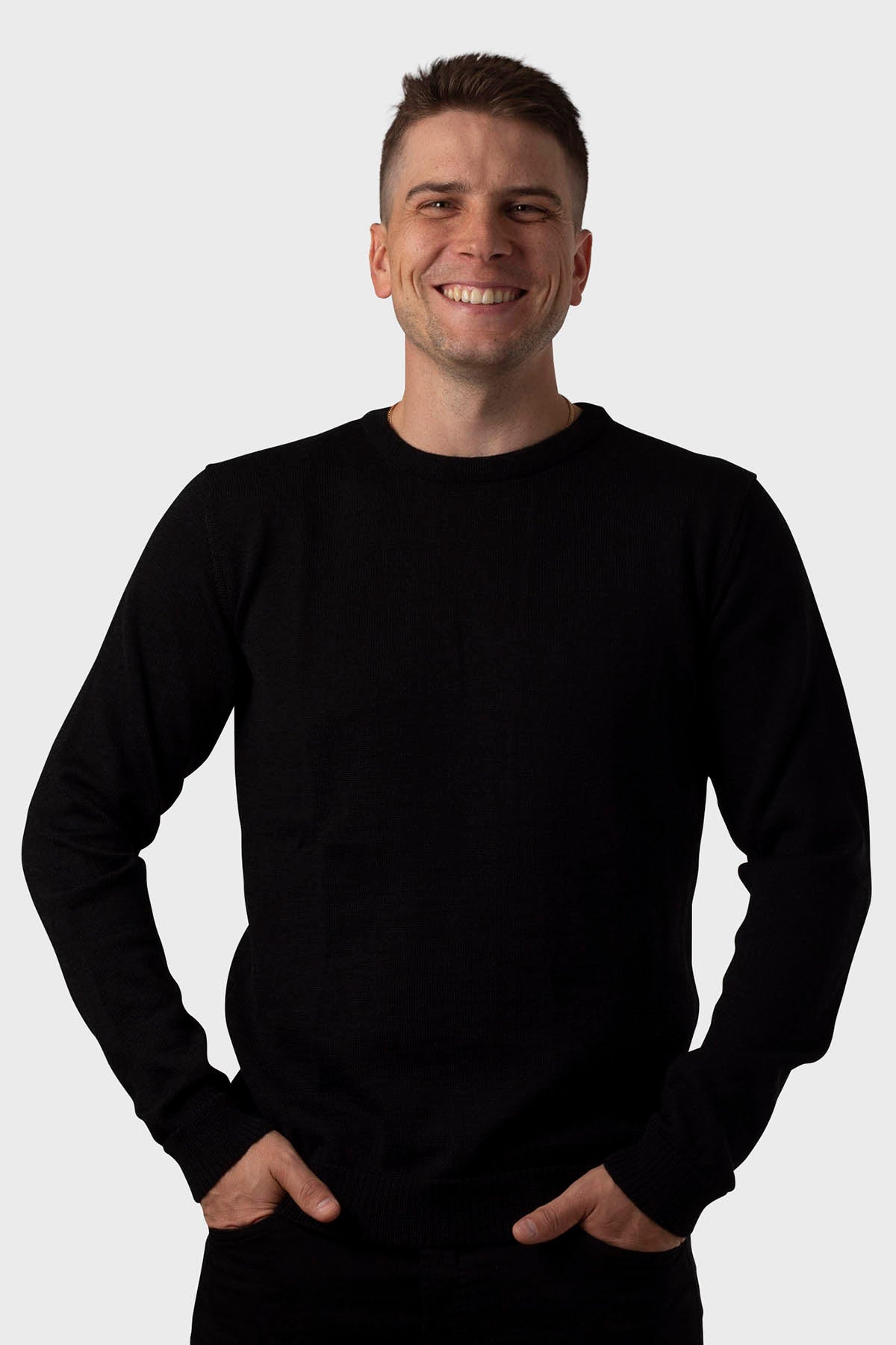 Alpakka neulepusero musta Cusco edestä