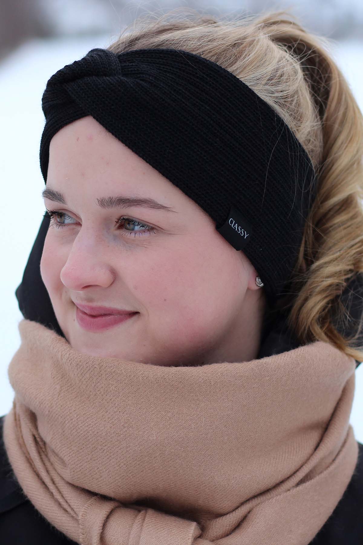 Alpakkapanta musta Huacachina edestä